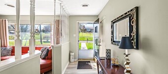 Mars Mid Mod: stylish, airy and pleasant. Knoxville TN