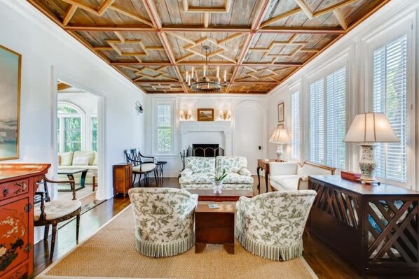 TV, offices - Villa Blanca - Lush Serenity in a Classic Mediterranean Revival Villa (West Palm Beach)