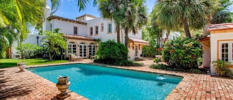 345 Potter Rd West Palm Beach-large-017-015-Back Yard-1500x1000-72dpi.jpg