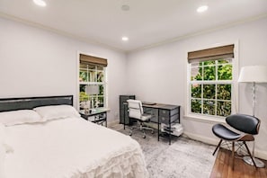 Bedroom - Key Lime Cottage - Bask Poolside in a Historic Flamingo Park Gem (West Palm Beach)