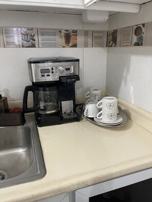 Fridge, microwave, oven, coffee/tea maker