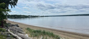 3 bdrm fully furnished cottage near the beach