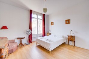 3 bedrooms, iron/ironing board, Internet, bed sheets