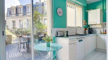 Réfrigérateur, micro-ondes, four, lave-vaisselle