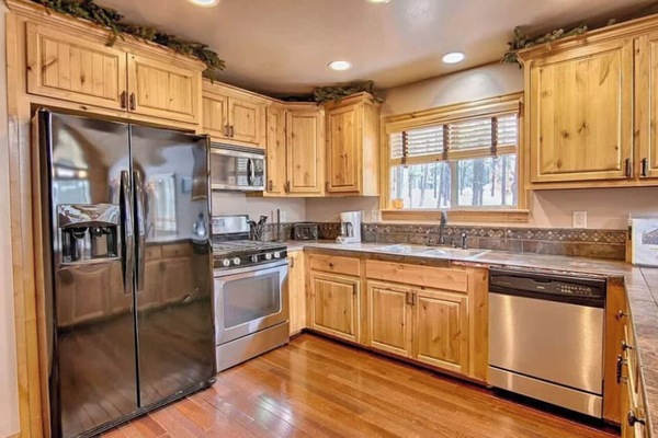 Refrigerador, microondas, horno, placa de cocina