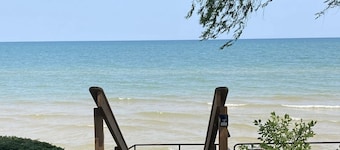 Beachfront Bungalow Retreat on Lake Huron! #7