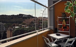 Outdoor dining - Apt. near S.Peter & beautiful terrace (Roma)