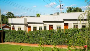 Front of property - Safari Homes Hotel (Kampala)