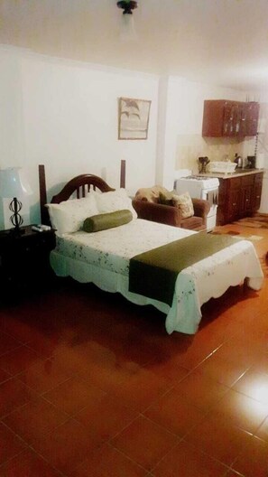 1 chambre, fer et planche Ă repasser, Wi-Fi, draps fournis