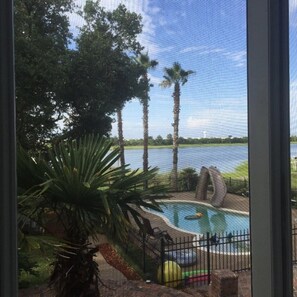 حمّام سباحة خارجي