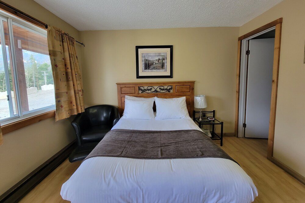 Kitimat Lodge