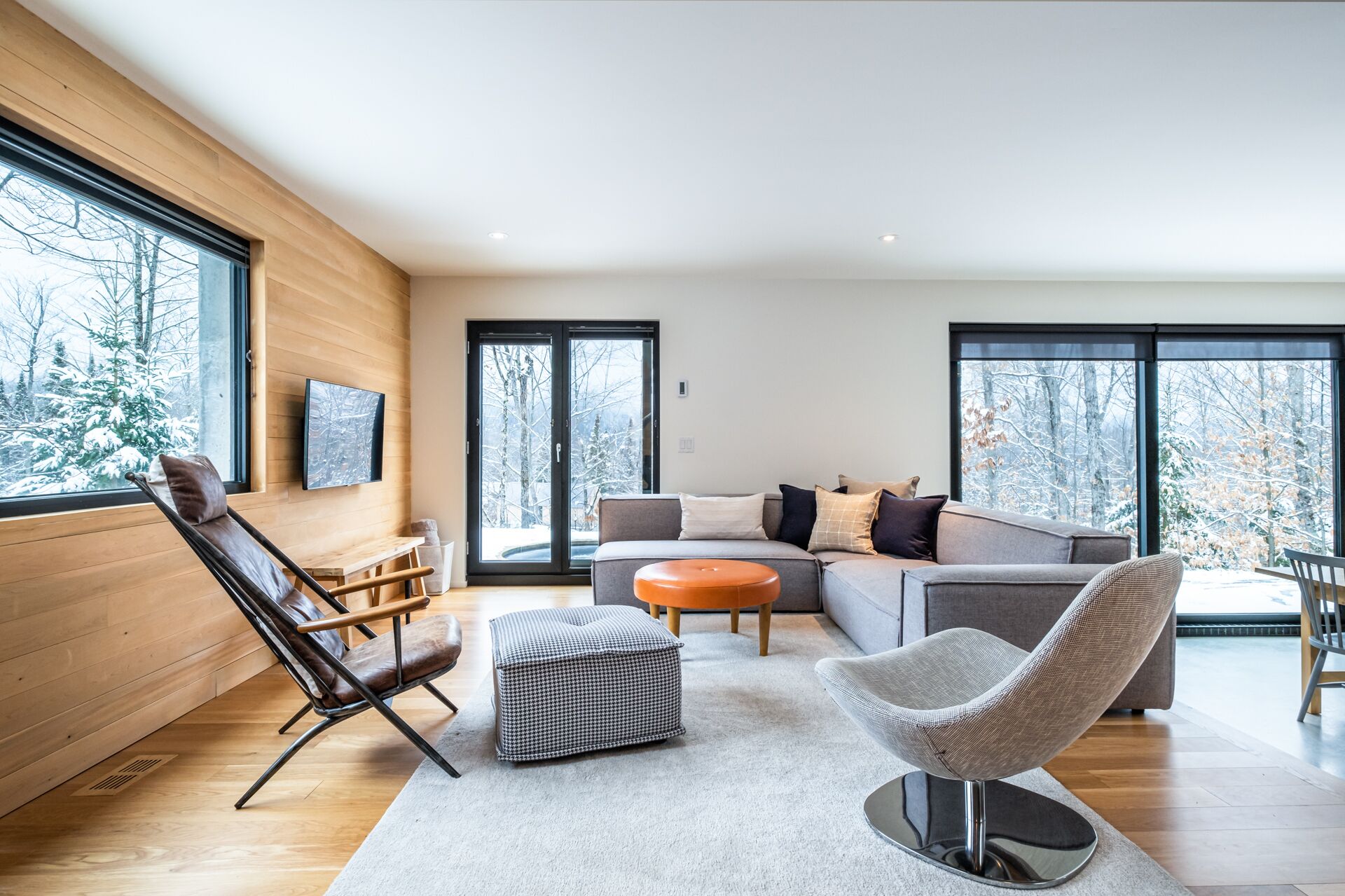 Spahaus w/hot tub & AC Family Retreat 