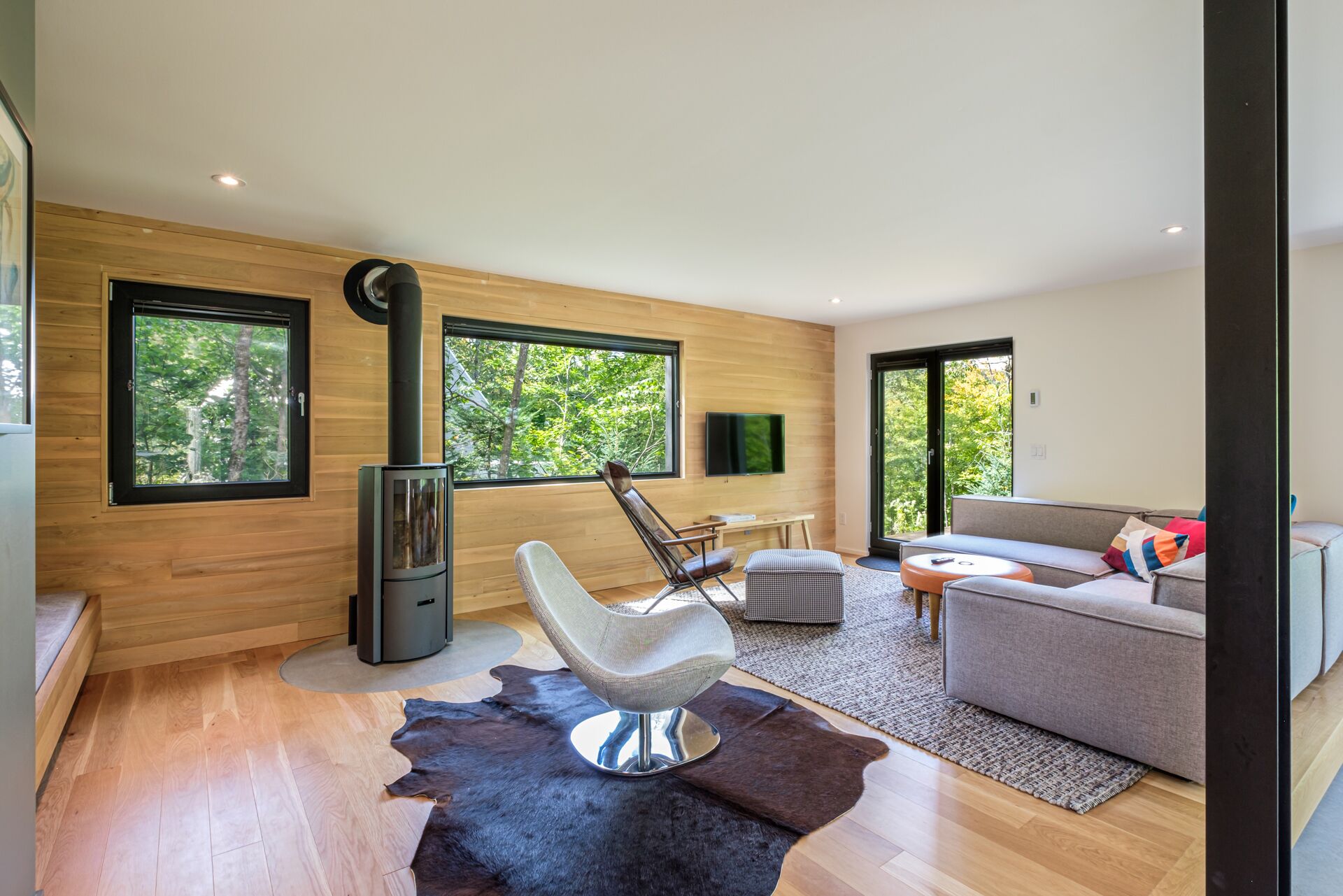 Spahaus w/hot tub & AC Family Retreat 