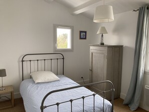 5 chambres, lit parapluie, Wi-Fi, draps fournis