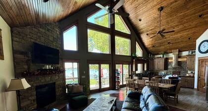 The Lakehouse at Johnson Lake – Your Perfect Getaway!