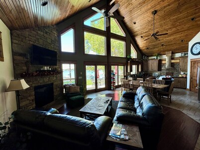 The Lakehouse at Johnson Lake – Your Perfect Getaway!
