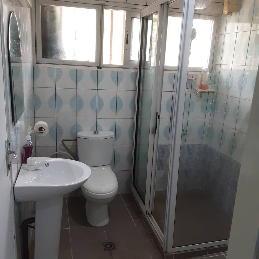 Douche, serviettes fournies