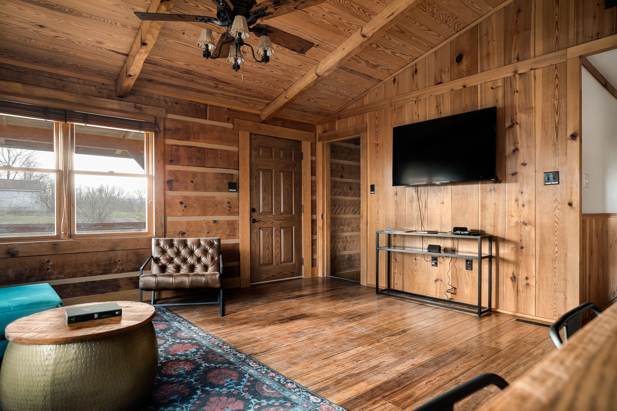 ✨NEW✨ Log Cabin Minutes to Bryce Resort + Hiking + Caverns + Dog Friendly