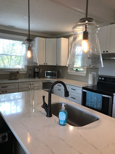 1.3 Mile Walk to the Augusta National Clubhouse!<br>Lovely Cottage with Space!