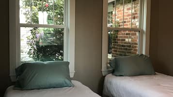 3 habitaciones, escritorio, wifi gratis y ropa de cama
