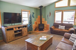 TV, fireplace, DVD player