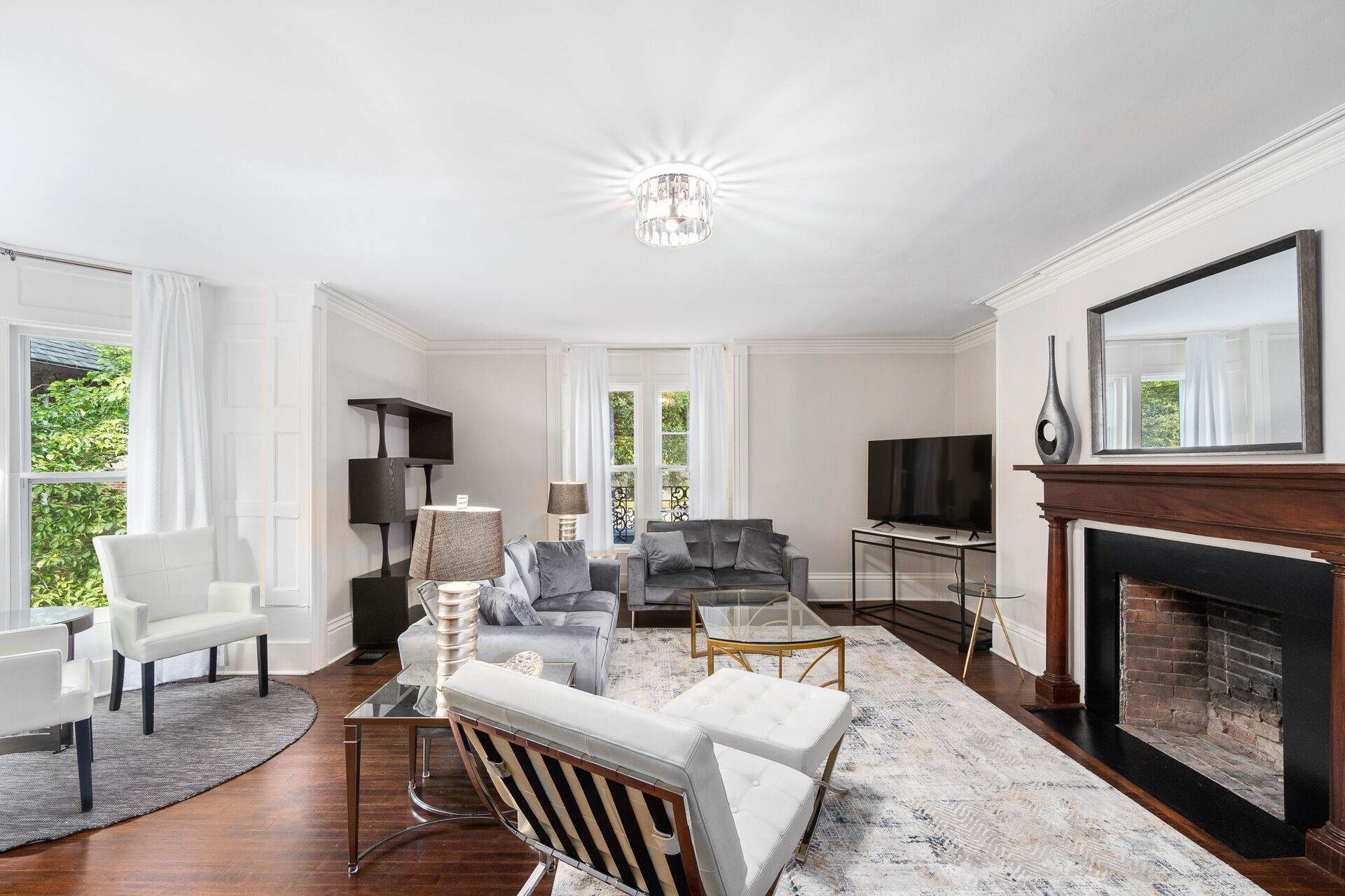 NEW!  Stylish Townhome in Mansion District 3BR/1BA