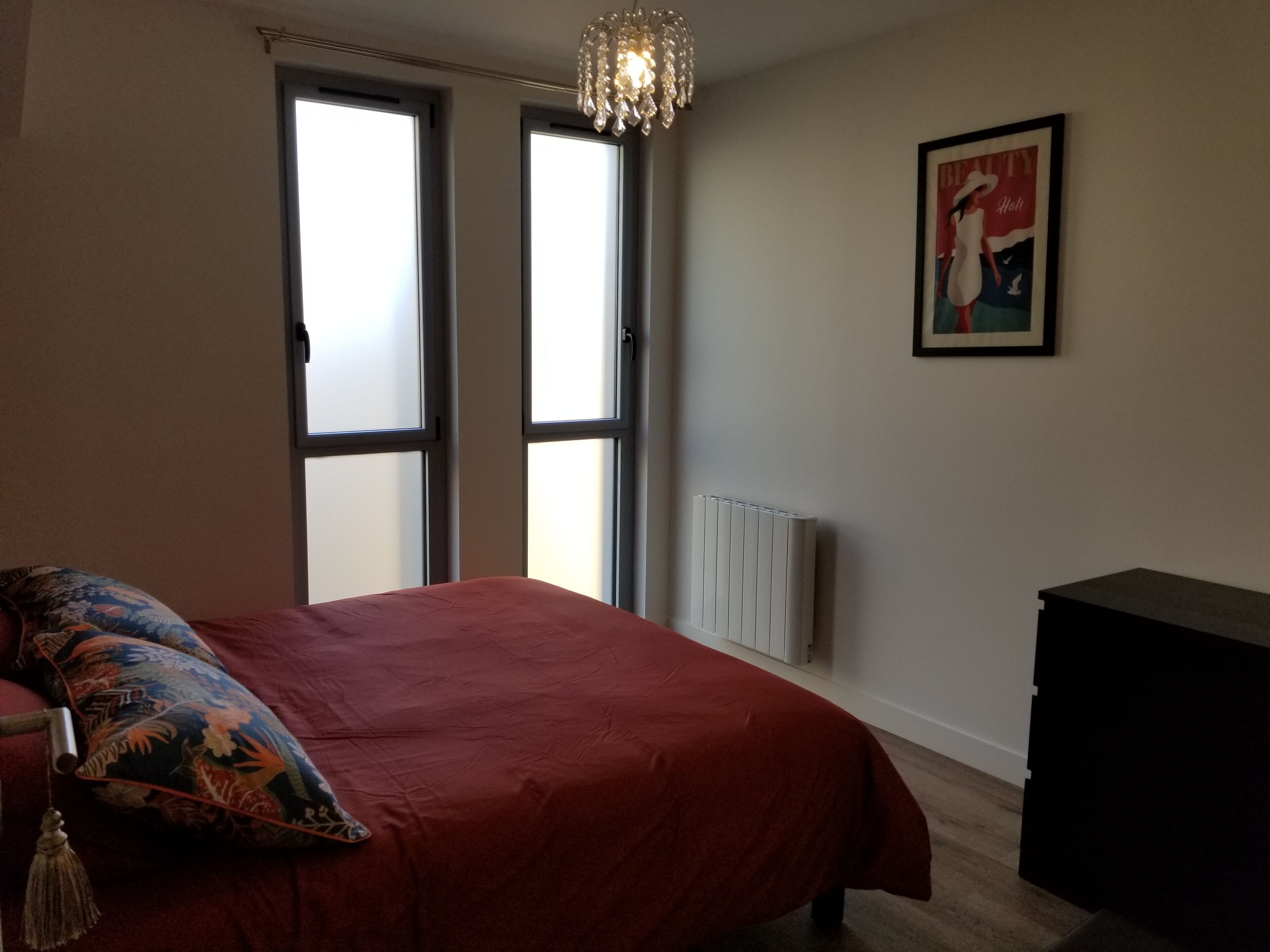 2 chambres, fer et planche à repasser, lit parapluie, Wi-Fi gratuit