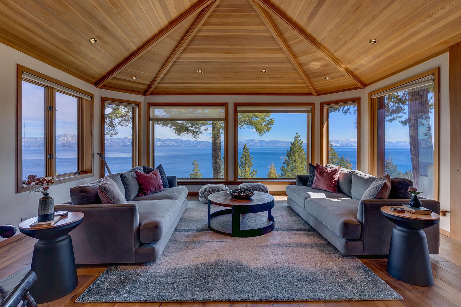 Sunset Lake View - Large Lake View home w/ Hot Tub, Pool Table + Guest House