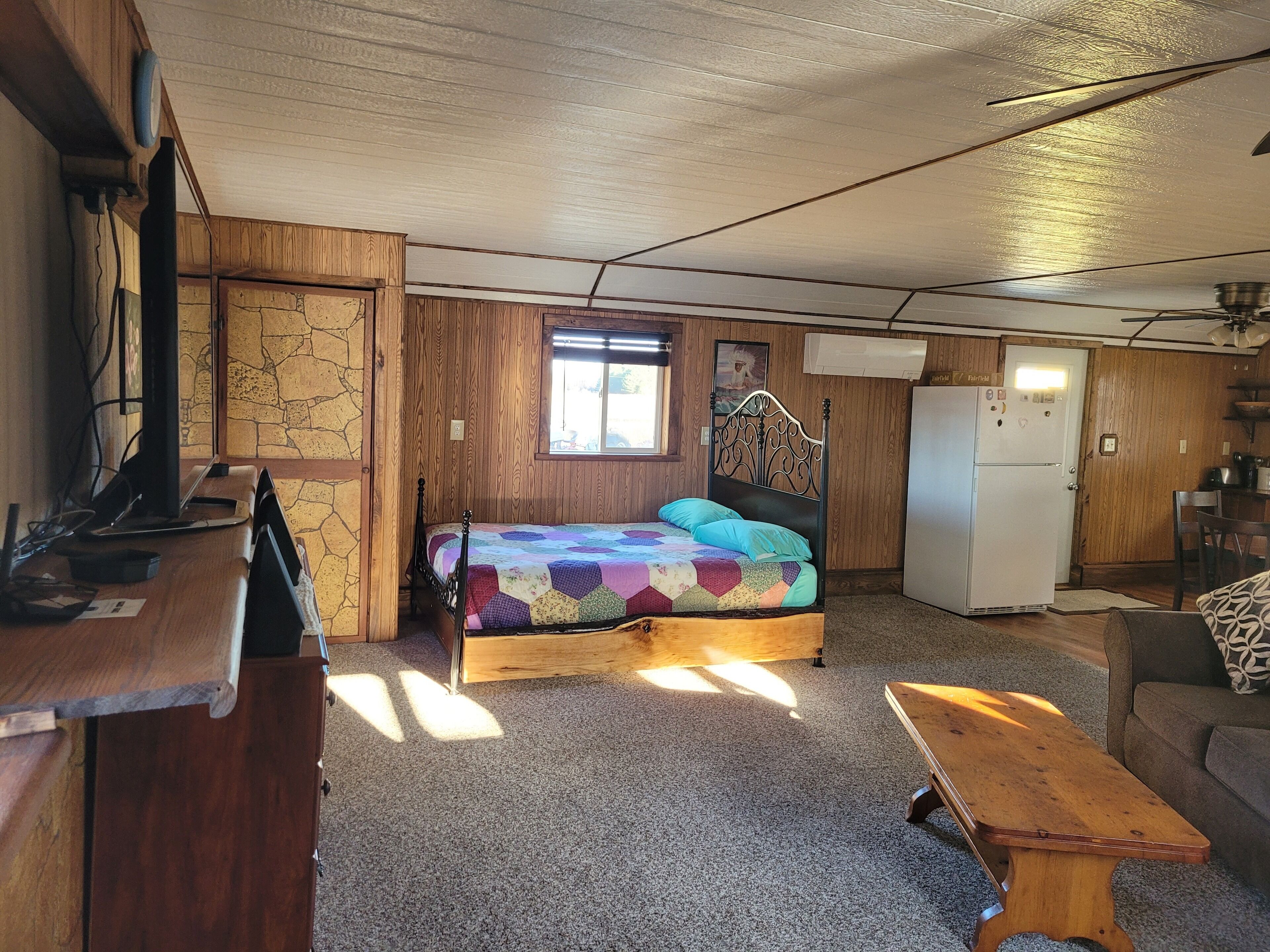 Open floor plan, Kitchen, bathroom,  sleeps 4, Country Setting