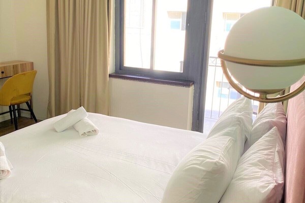 Deluxe Double Room, 1 Queen Bed | Hypo-allergenic bedding, minibar, free WiFi, bed sheets