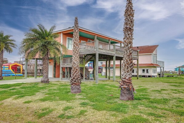 Exterior - Crystal Moon - a 2 bedroom 2 bath home that sleeps 8. (Port Bolivar)