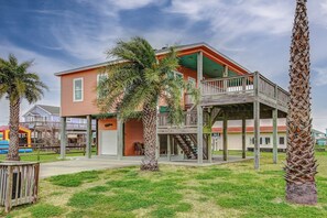 Exterior - Crystal Moon - a 2 bedroom 2 bath home that sleeps 8. (Port Bolivar)