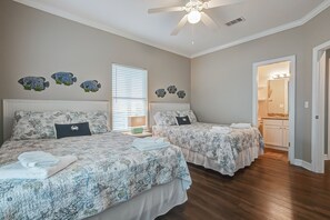 2 bedrooms, WiFi, bed sheets - Crystal Moon - a 2 bedroom 2 bath home that sleeps 8. (Port Bolivar)