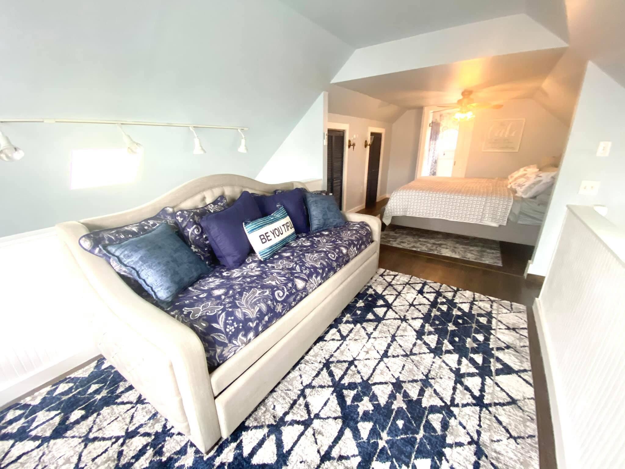 Blue - New Listing - Lake Front/View Cottage