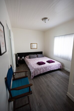 1 chambre, bureau, fer et planche à repasser, Wi-Fi (supplément)