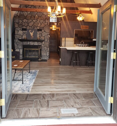 Ozark Oasis 3 B/ 3 B in Eminence with Spectacular View! 