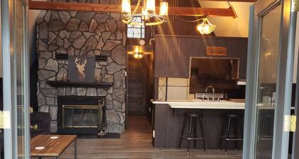 Ozark Oasis 3 B/ 3 B in Eminence with Spectacular View!