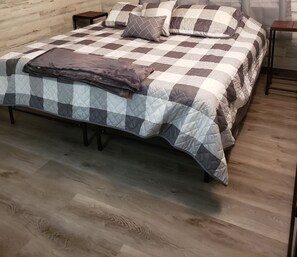 3 dormitoris, planxa i posts de planxar, wifi gratuïta i roba de llit 