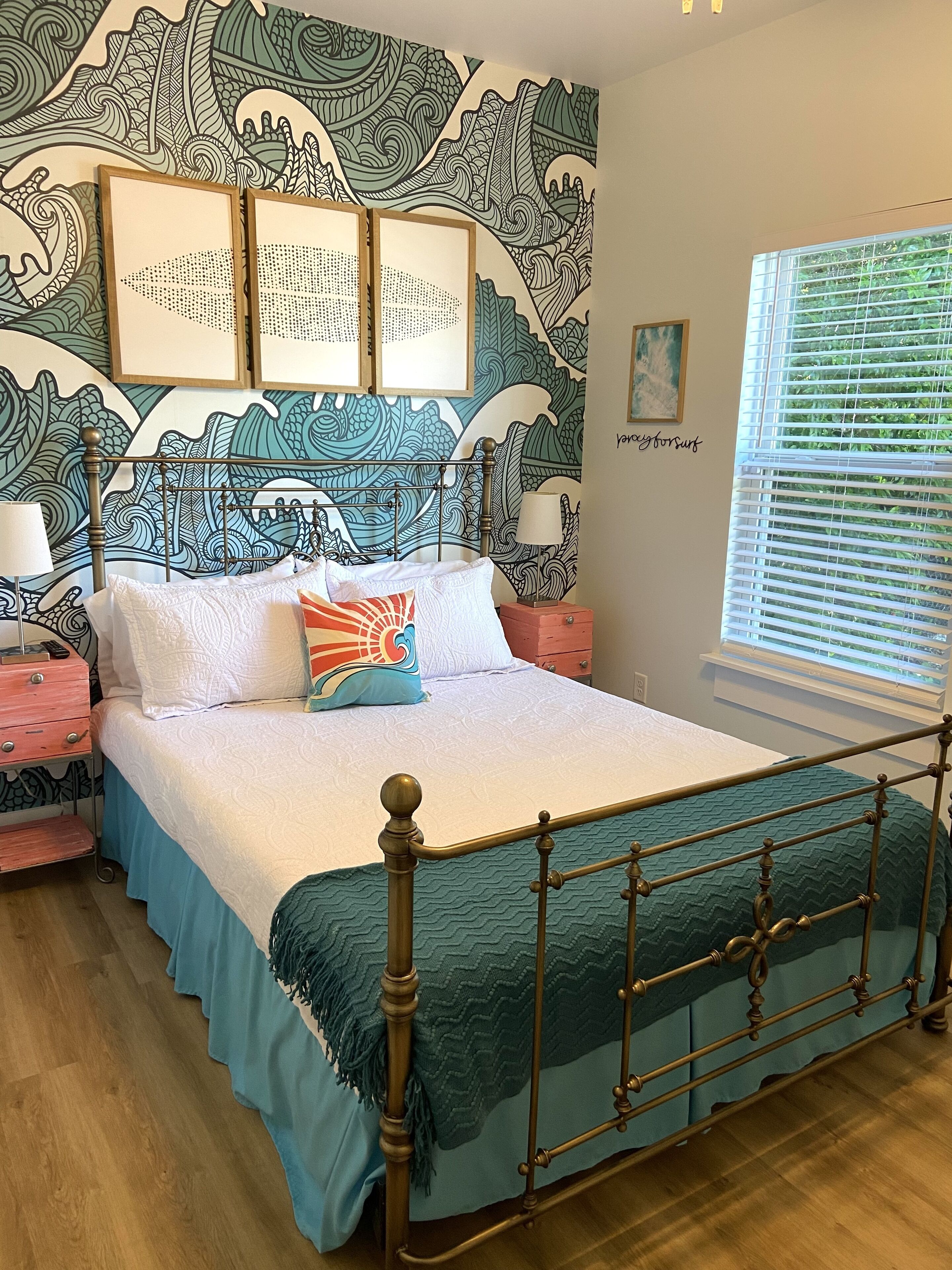 Family friendly! 3 minute walk to the 🏖️ Paddle boards, beach chairs included🏄