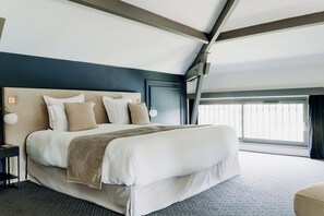 Duplex Family Suite, terrace | Premium bedding, minibar, in-room safe, desk - Domaine de Rochebois & Spa Nuxe (Vitrac)