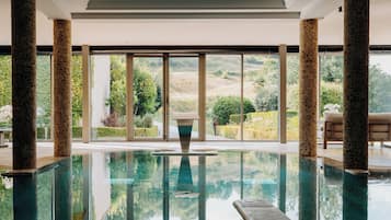 Couples treatment room(s), hot tub, steam room, body treatments