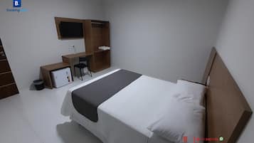 Deluxe Double Room, 1 Double Bed | Hypo-allergenic bedding, individually furnished, desk, laptop workspace