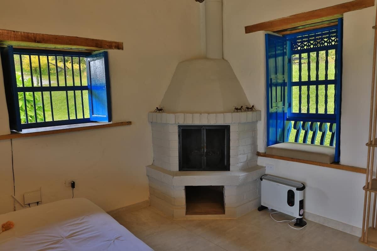 Guatape Casita exit to the lake and views of the stone.