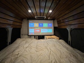 1 bedroom, WiFi - Romantic Getaway with Private Panoramic Views Wherever You Go! (New Berlin)