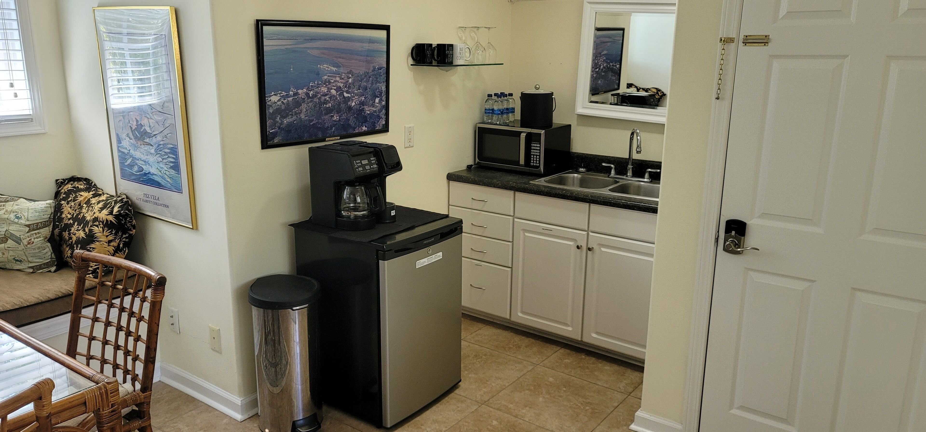 Carriage House Apt close to Cumberland Ferry, Kings Bay & Historic Downtown