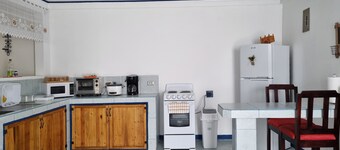 Entire Cozy apartment for your,  5 min SJO airport