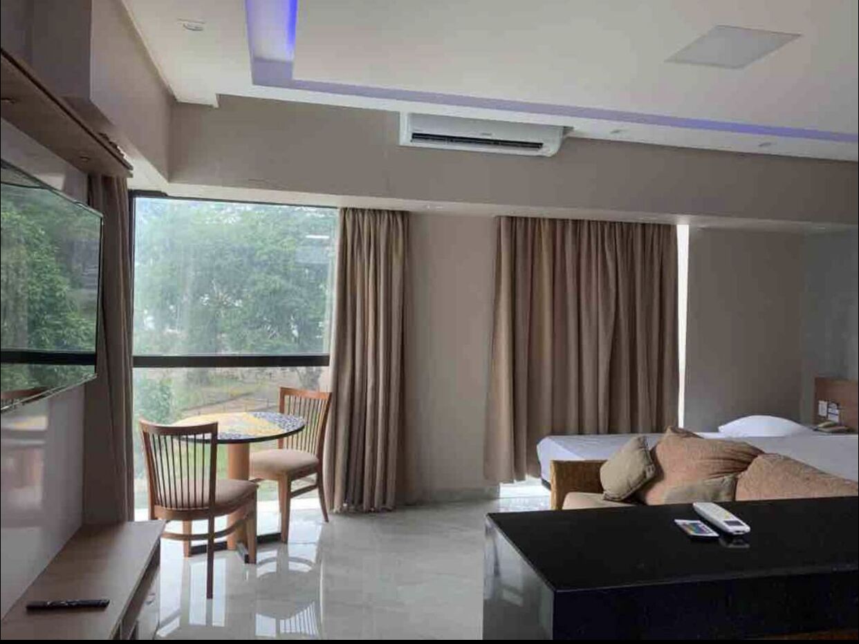 Flat at the Tropical Executive Hotel