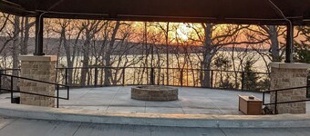 Mark Twain lake getaway at Blue Lagoon!