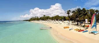 Luxury 5BR Villa - Pool, Beach, Golf & Spa Retreat - Housekeeper Included