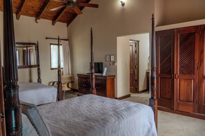 5 bedrooms, travel cot, WiFi, bed sheets